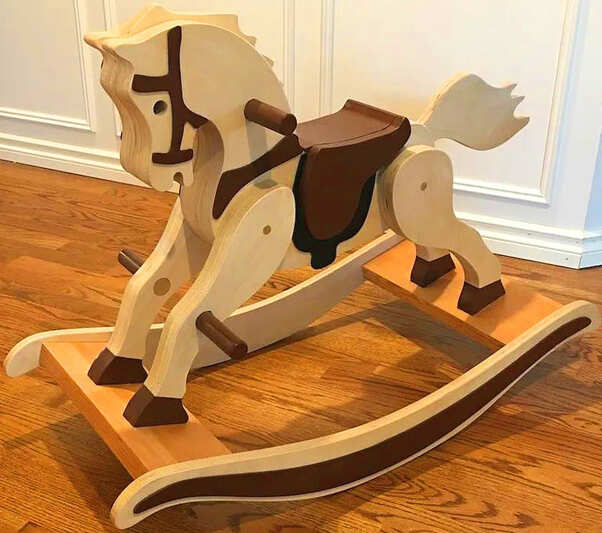 Dibujos de diseño en 3D de caballitos de madera.