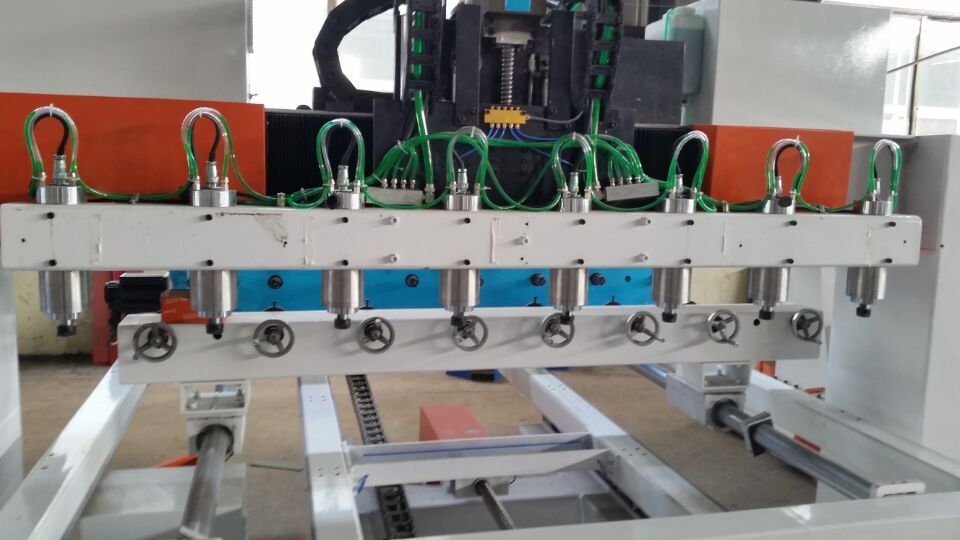 Patas de muebles para hacer enrutador de madera Cnc, husillos múltiples, 1530, cuarto eje giratorio con 8 cabezales, máquina enrutadora CNC para carpintería 3D